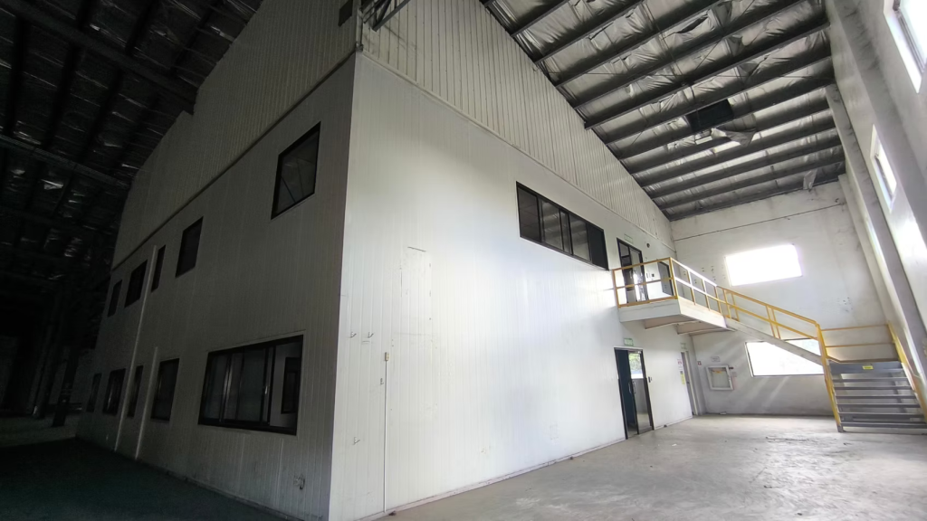 PULILAN WAREHOUSE — photo 2