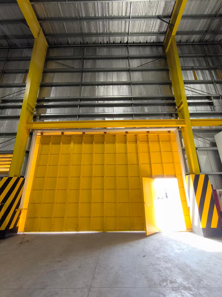 NP 1 WAREHOUSE — photo 2