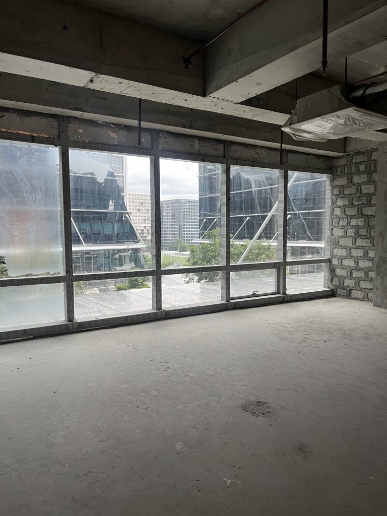 Four E-Com Center — photo 2