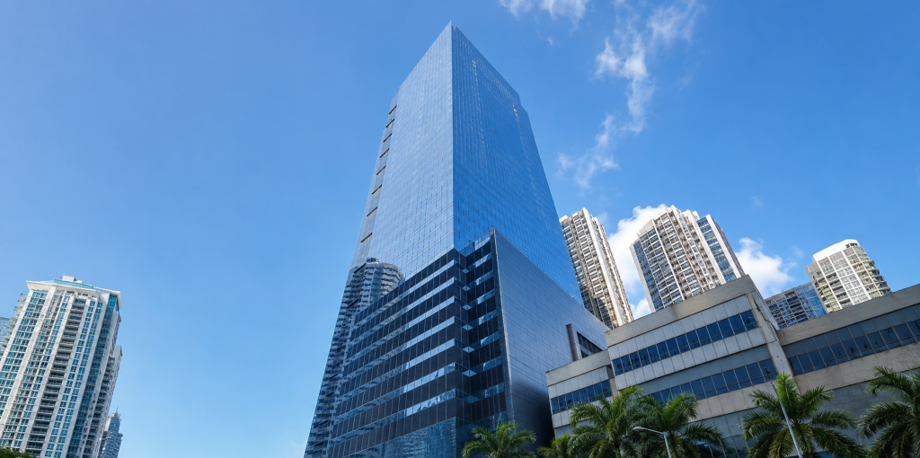 Jollibee Tower — photo 2