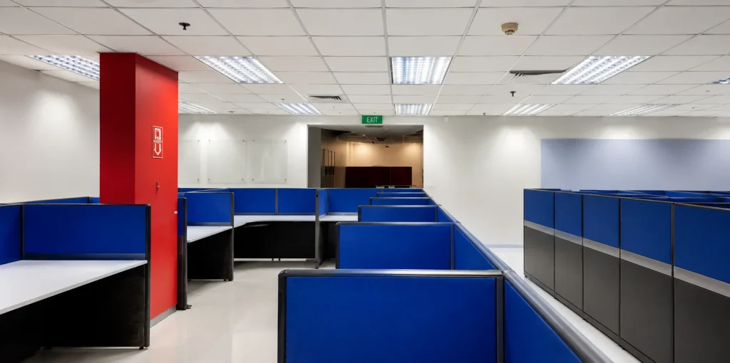 One E-Com Center — photo 5