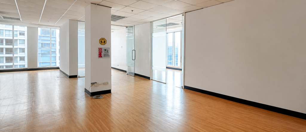 Rufino Pacific Tower — photo 2
