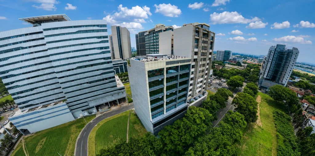 SDG Alabang Plaza — photo 1