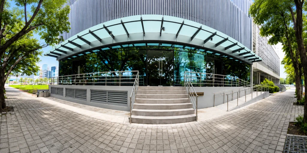 SDG Alabang Plaza — photo 3