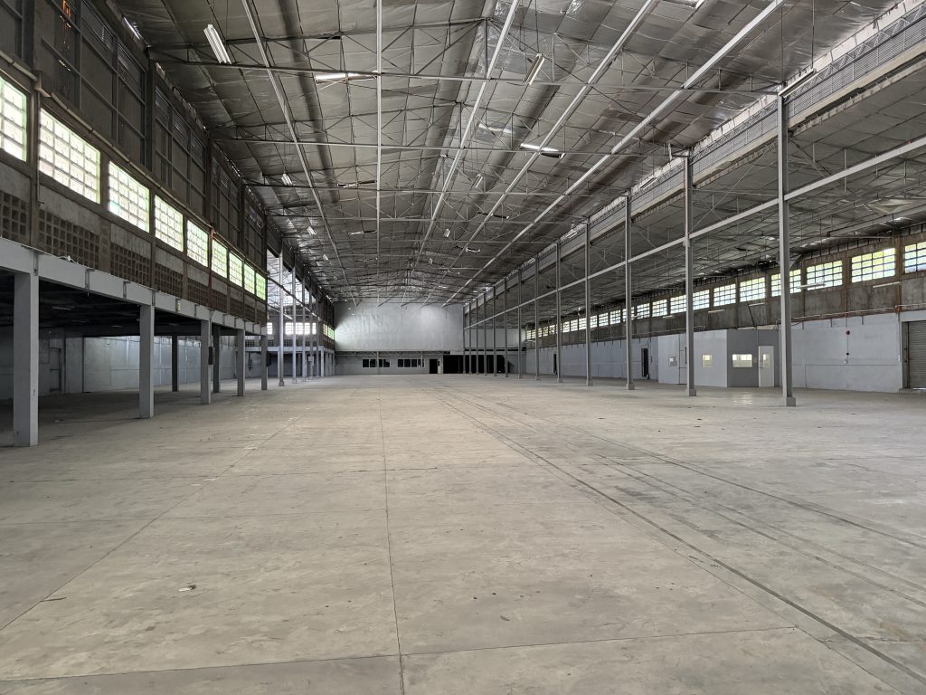 Jenny's Ave Warehouse