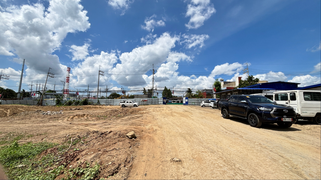 Governor's Drive Lot — photo 3