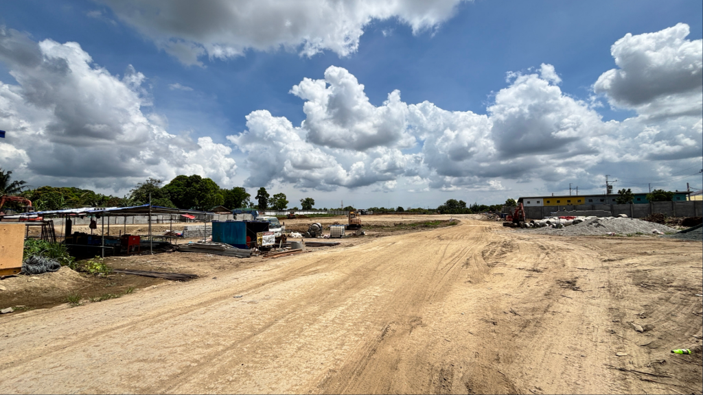 Governor's Drive Lot — photo 4