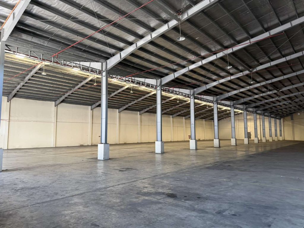 Lingunan Valenzuela Warehouse — photo 2