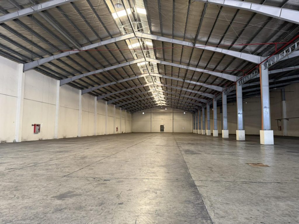 Lingunan Valenzuela Warehouse — photo 1