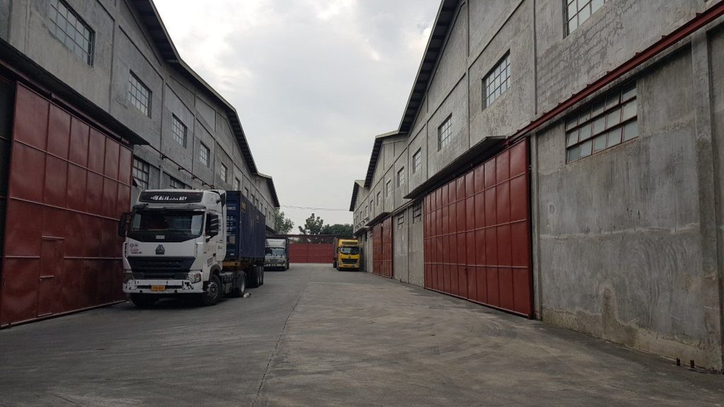 Mapulang Lupa, Valenzuela Warehouse — photo 3