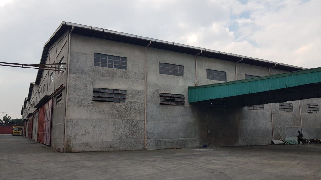Mapulang Lupa, Valenzuela Warehouse — photo 4