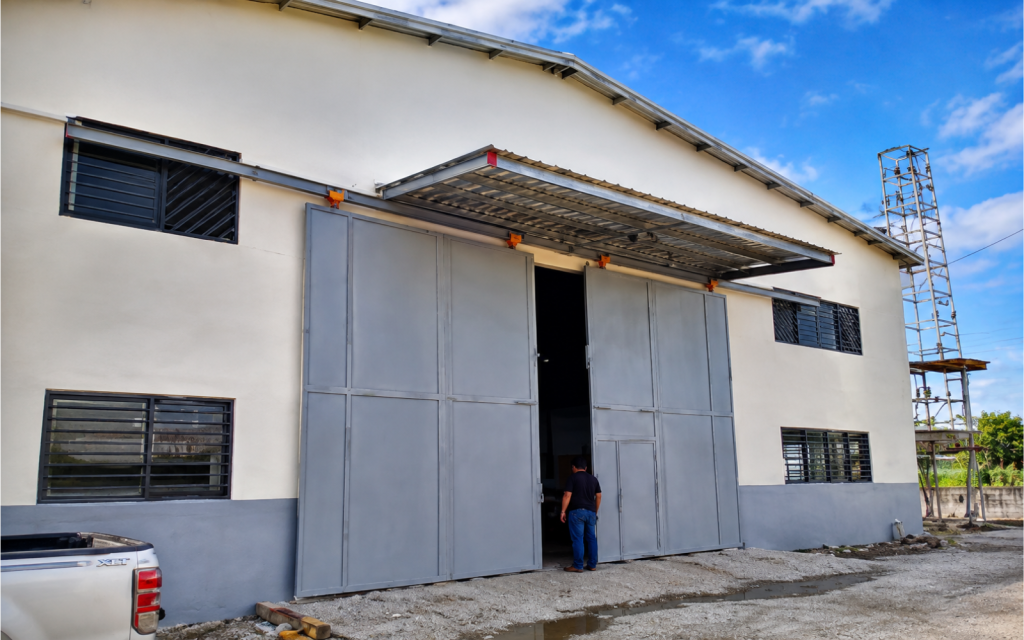 PLARIDEL WAREHOUSE — photo 4