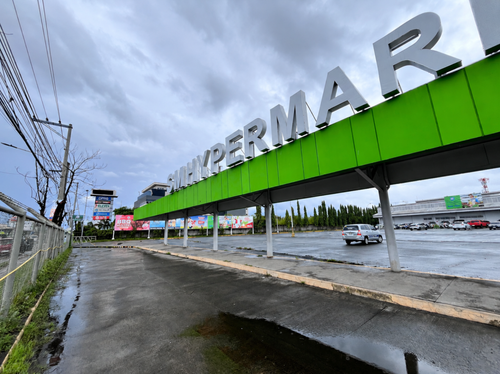 SM Hypermarket Lot