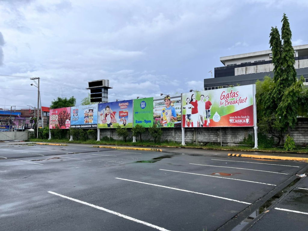 SM Hypermarket Lot — photo 4